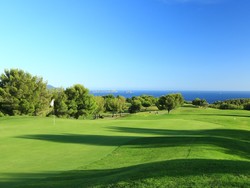 SÉJOURS GOLFIQUES EN PROVENCE, HÔTEL**** SURPLOMBANT LA MER